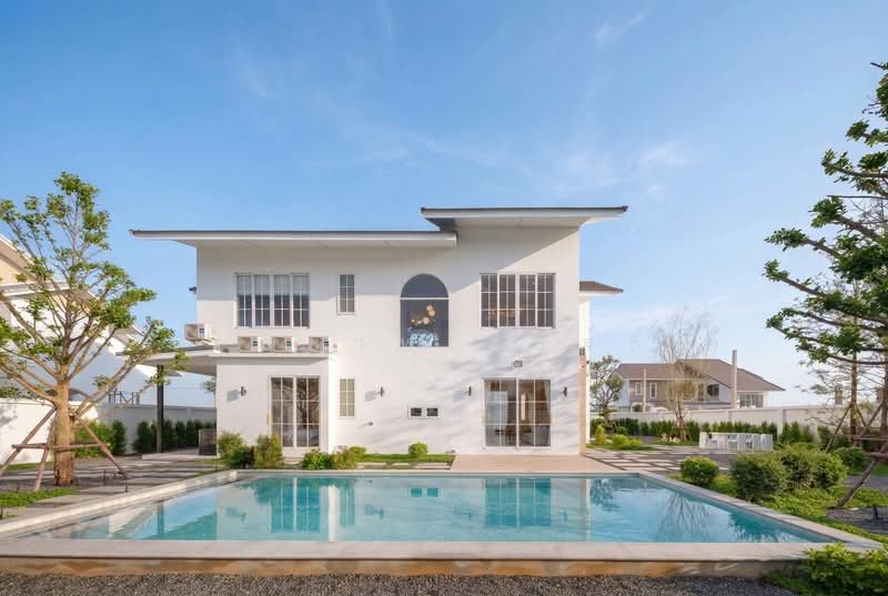 Spacious Single-Family Homes